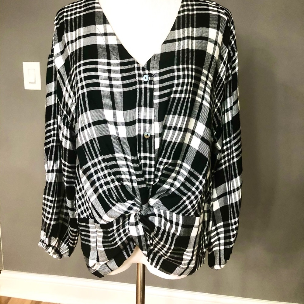 Plaid twist top